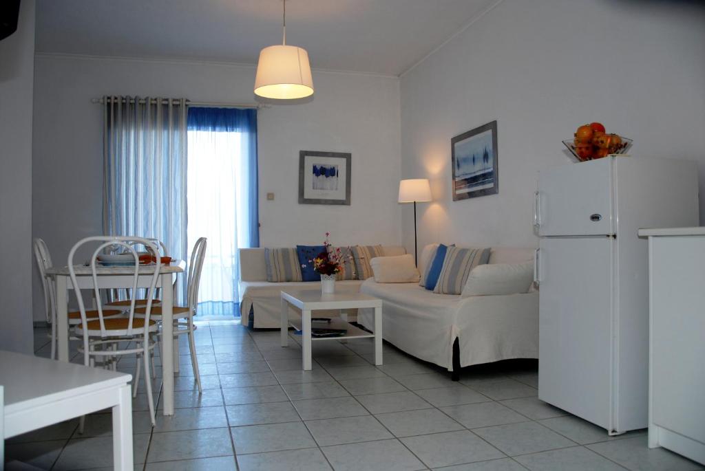 Villa Fleria Seaside Studios & Apts photo 2