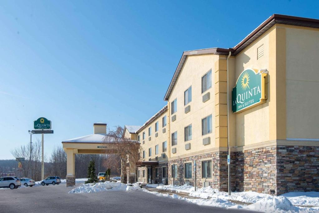 La Quinta by Wyndham Erie photo 3