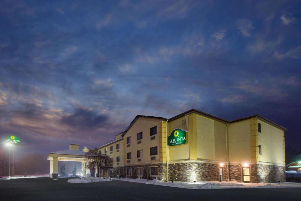 La Quinta by Wyndham Erie photo 4