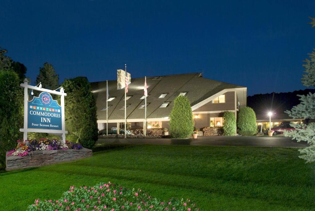 Commodores Inn image