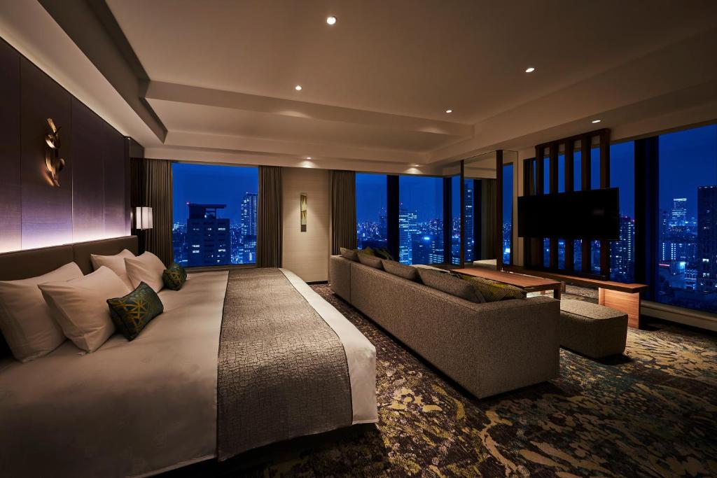 The Royal Park Hotel Iconic Osaka Midosuji photo 1
