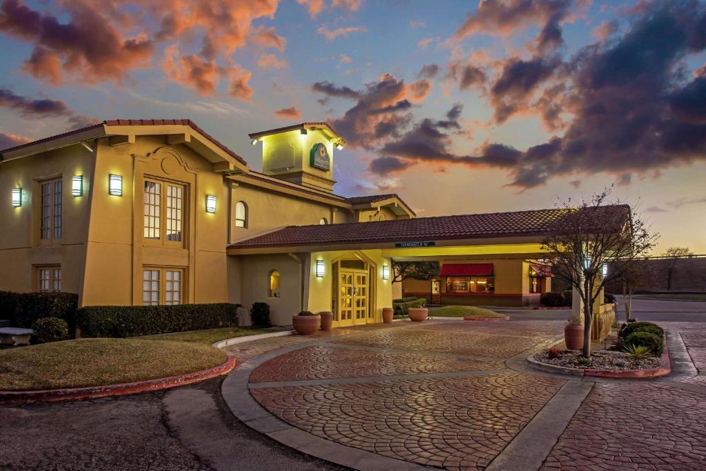 La Quinta Inn by Wyndham Killeen - Fort Hood photo 2