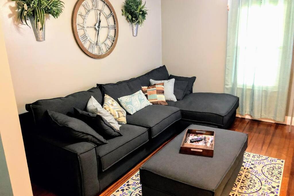2BR Private House Available close to UE photo 1