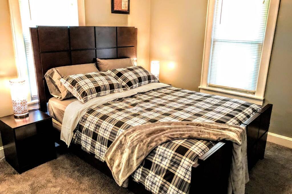 2BR Private House Available close to UE photo 3