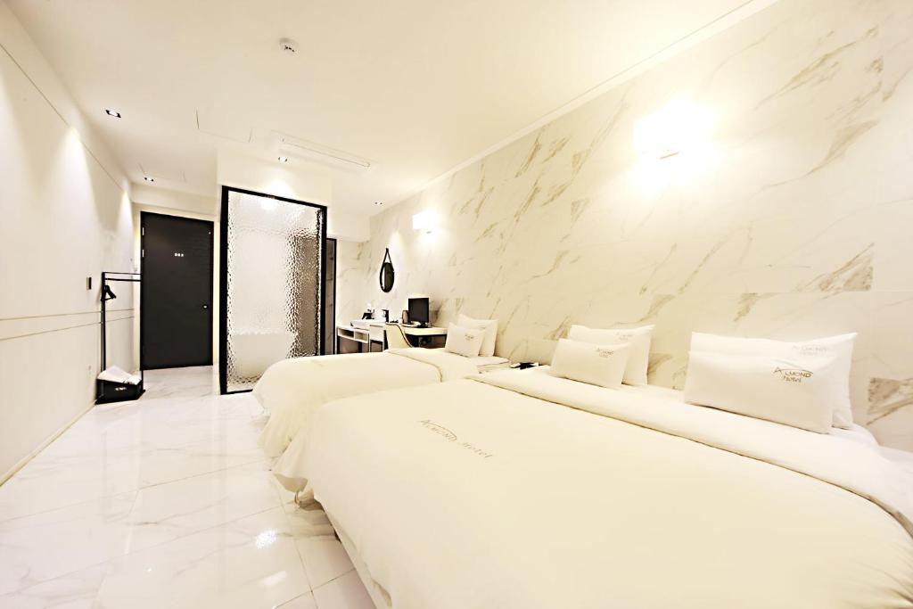 Masan Almond Hotel photo 2