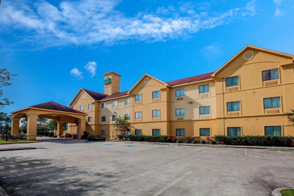 La Quinta by Wyndham Pasadena photo 1