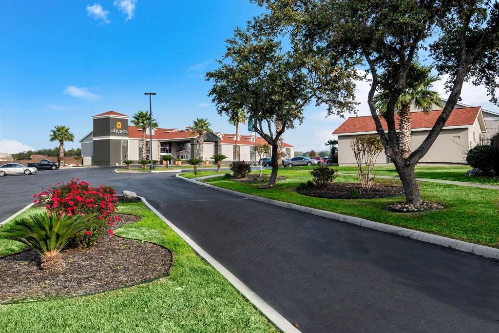 La Quinta Inn by Wyndham San Antonio Brooks City Base image