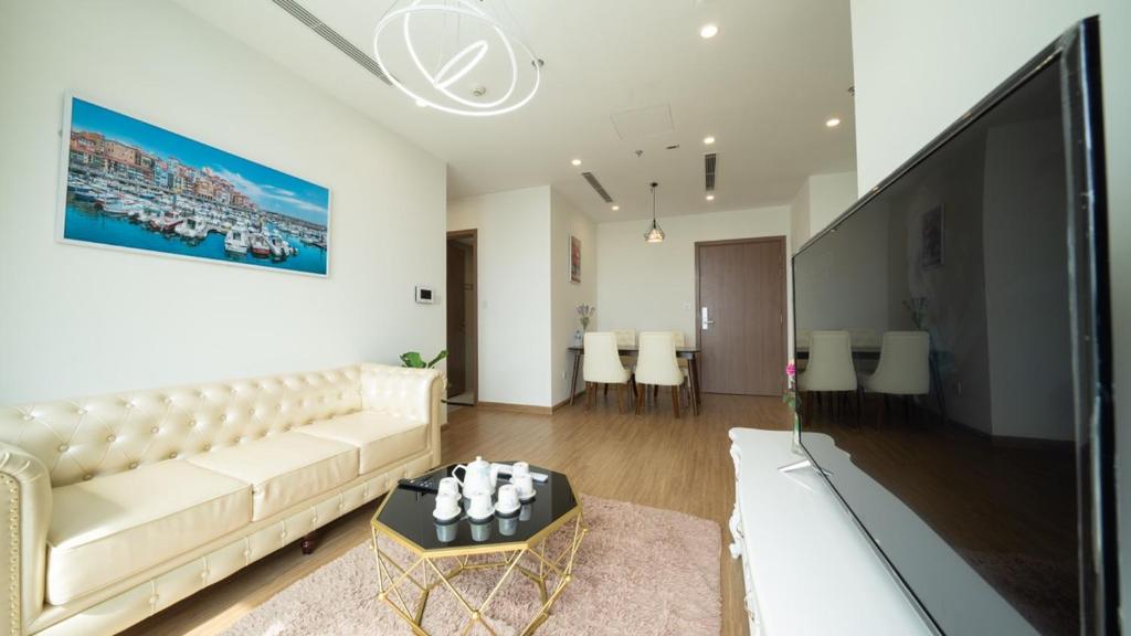 *BOM HOMESTAY* VINHOMES SKYLAKE- SERVICE APARTMENT