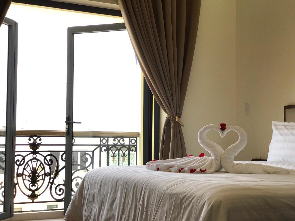 WINSTON HOTEL RIVERSIDE