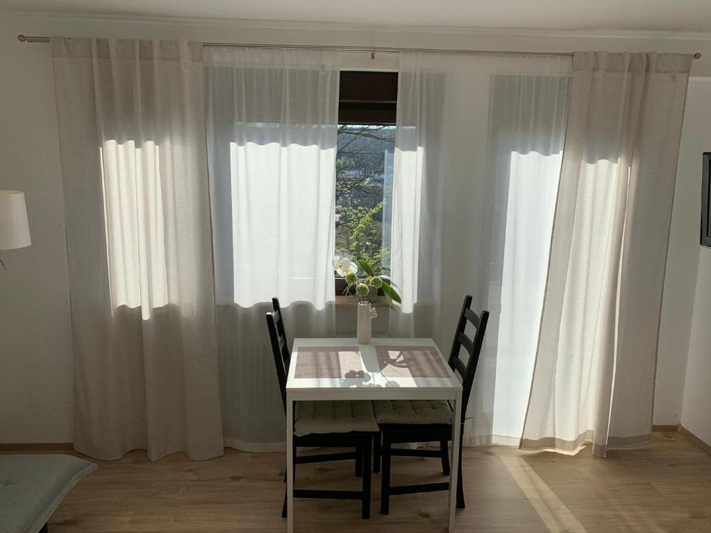 Top Modernes 1-Zimmer-Apartment mit Küche, Parkplatz, kostenfreiem WLAN und Netflix photo 4