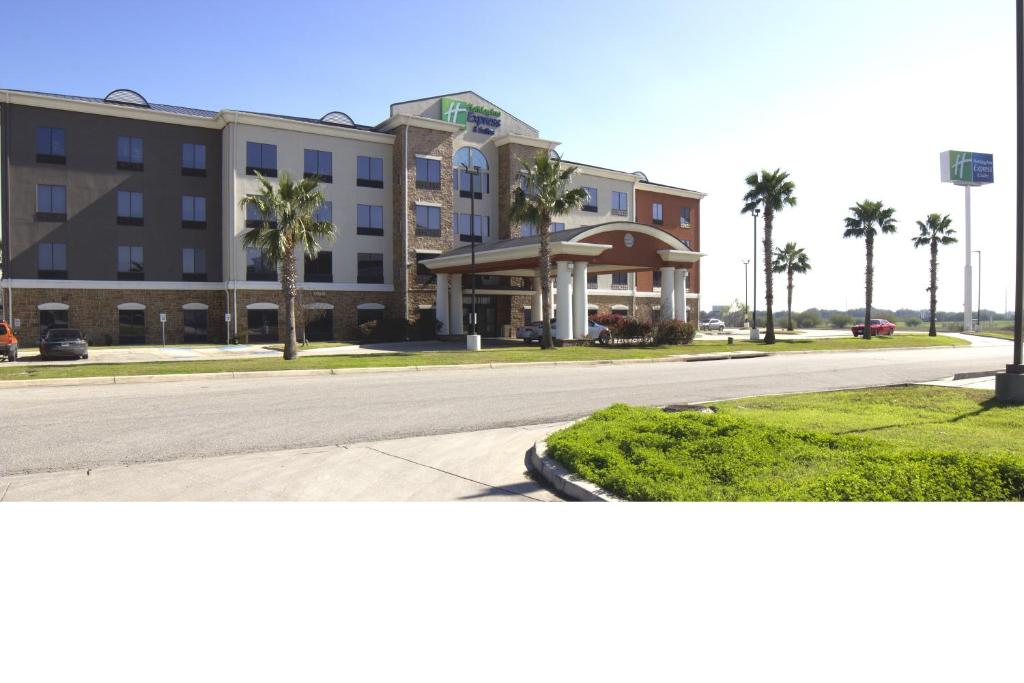 Holiday Inn Express Hotel & Suites Seguin, an IHG Hotel image