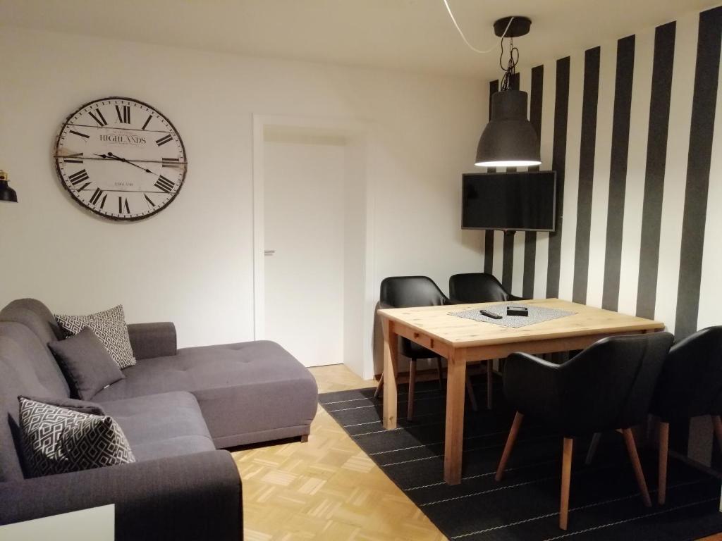 Апартаменты (Апартаменты - 1-й этаж), Kupferkessel 9 Pers 4 SZ und Kupferkännchen 5 Pers 2Sz