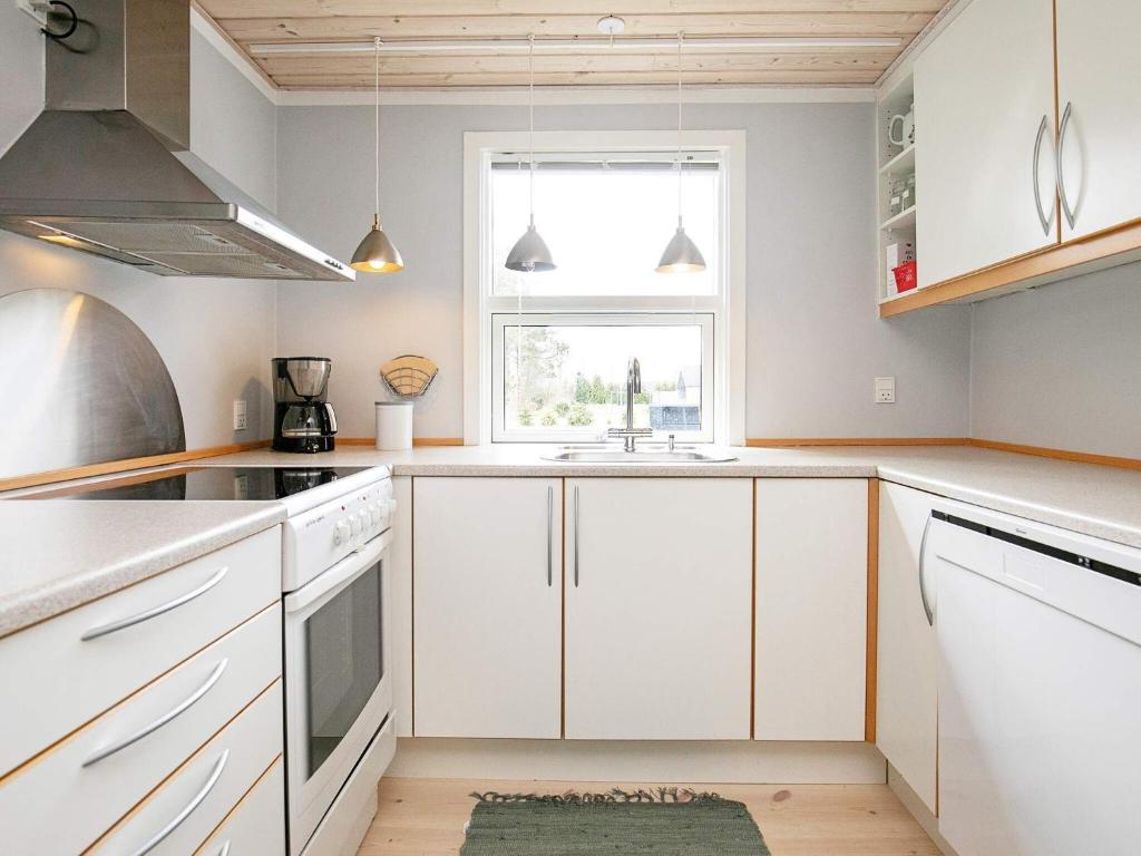 Three-Bedroom Holiday home in Væggerløse 6 photo 3