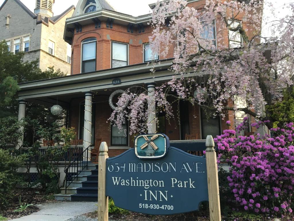 Washington Park Inn photo 1