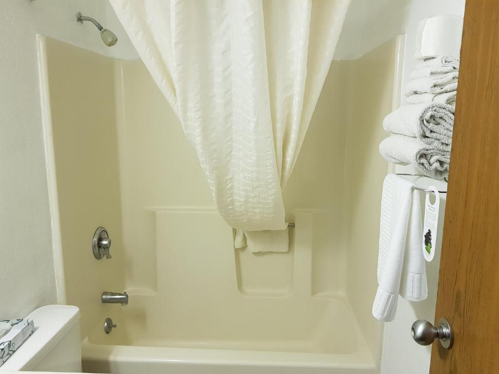 Le Mars Inn and Suites photo 4