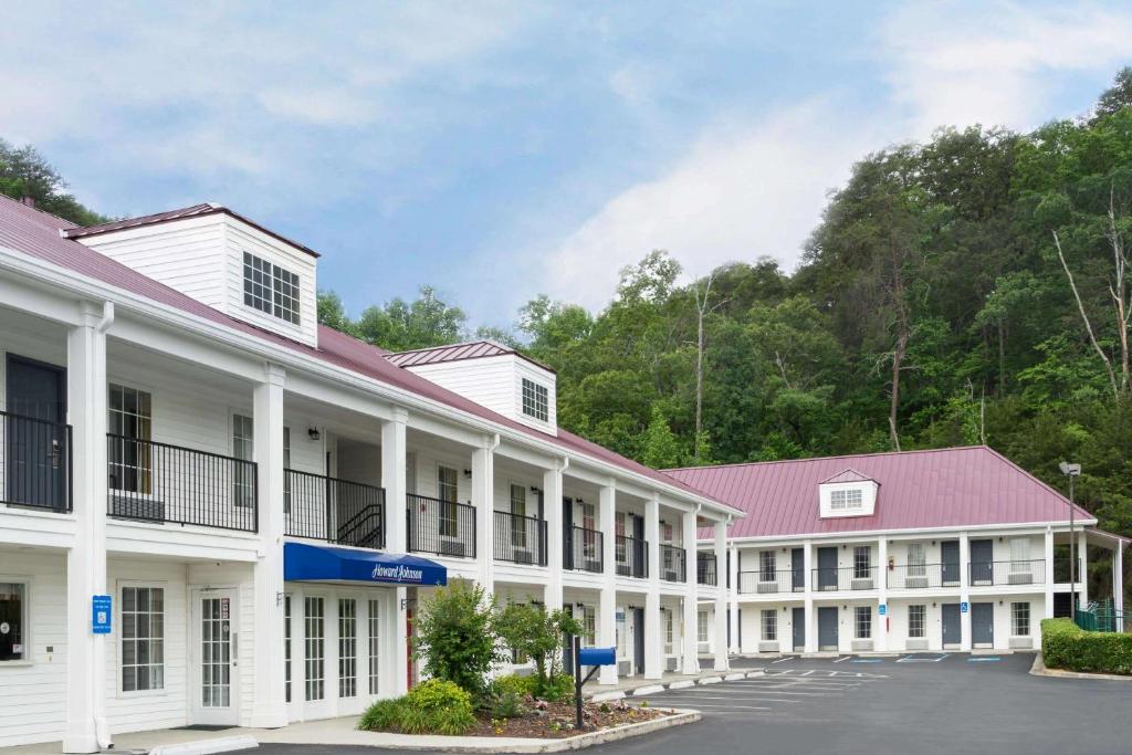 Howard Johnson by Wyndham Dalton image