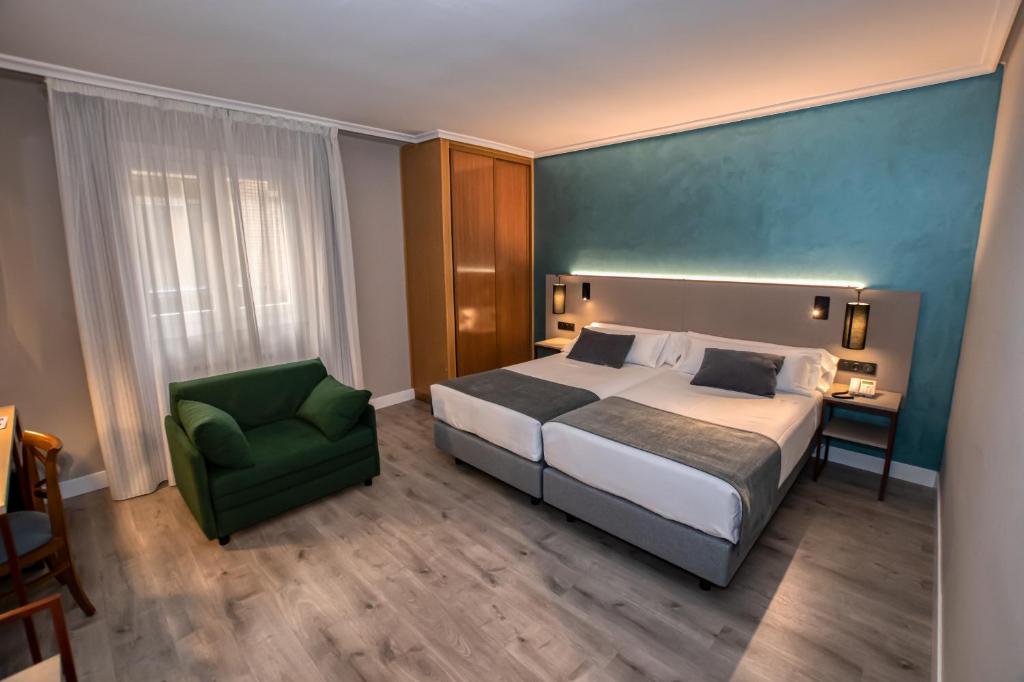 Hotel Castilla Vieja photo 4