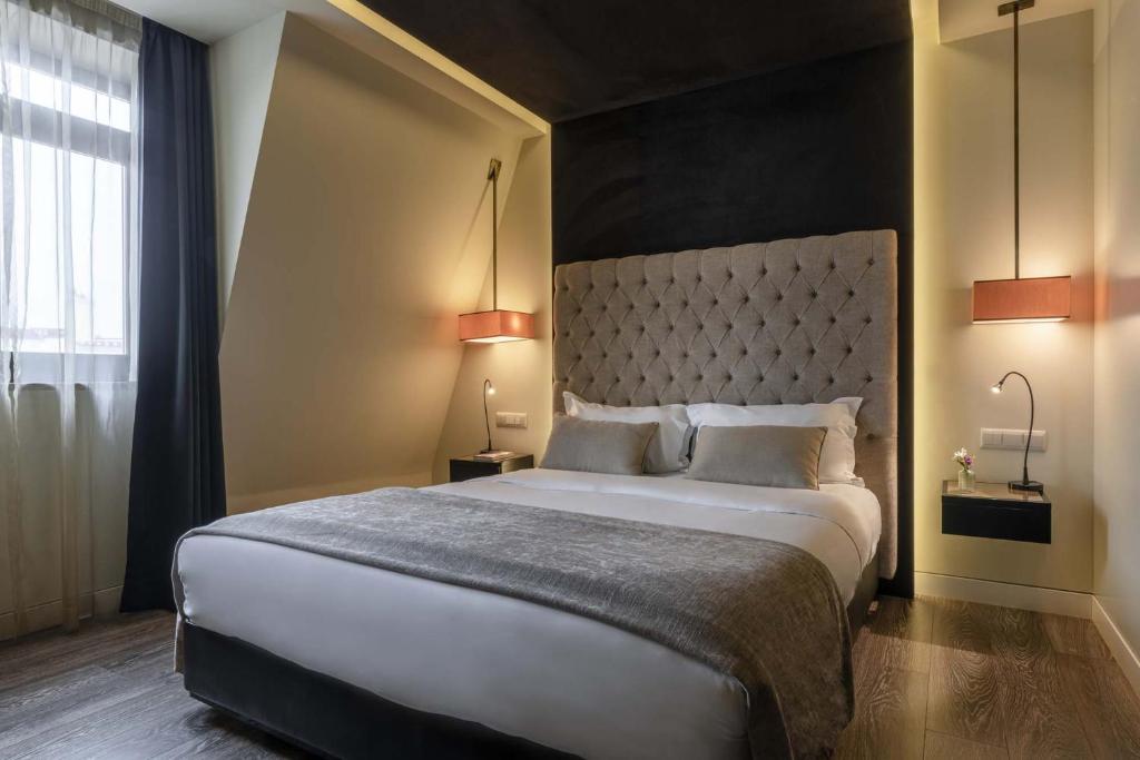 Двухместный (Клубный двухместный номер с 1 кроватью), 9Hotel Mercy