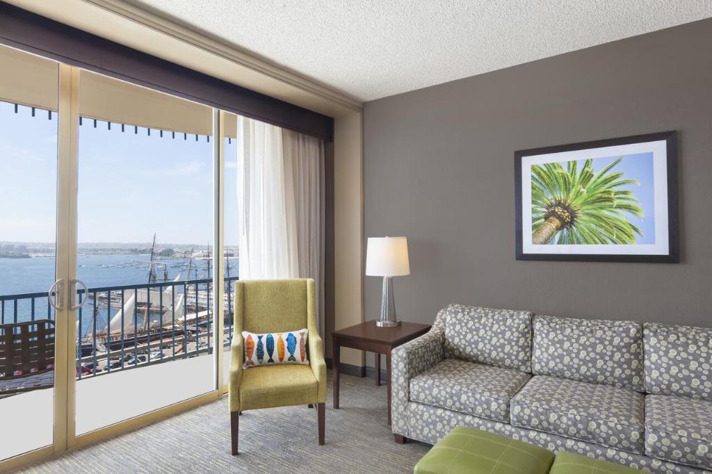 Сьюит (Люкс «Премиум» для некурящих с гостиной и видом на залив), Wyndham San Diego Bayside