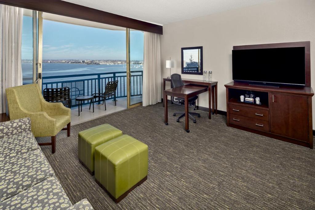 Сьюит (Люкс «Премиум» для некурящих с гостиной и видом на залив), Wyndham San Diego Bayside