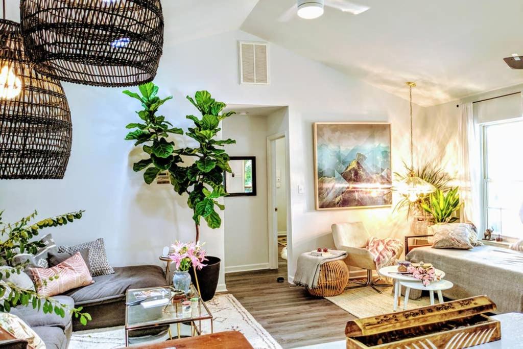RARE Downtown Matthews walk 2 shops restauraunts hike CLT 2 Bedroom not 3br image