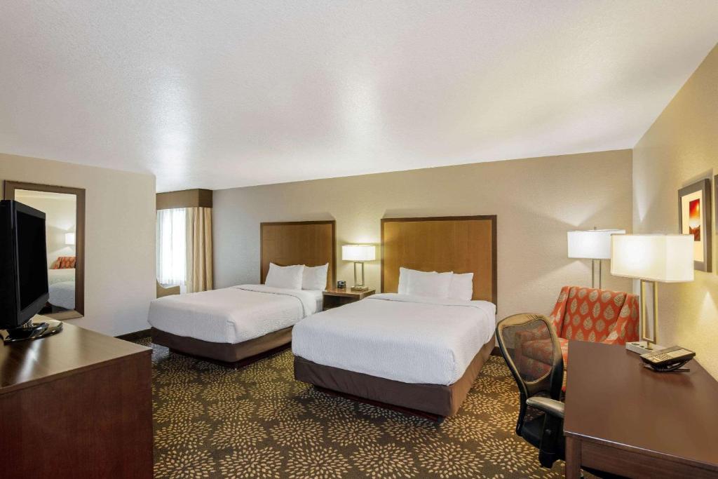 Четырехместный (Номер с 2 кроватями размера «queen-size»), La Quinta by Wyndham Las Vegas RedRock/Summerlin
