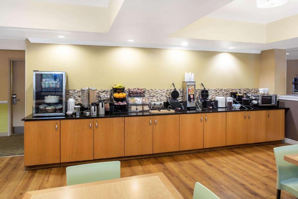 La Quinta by Wyndham Sarasota Downtown photo 1