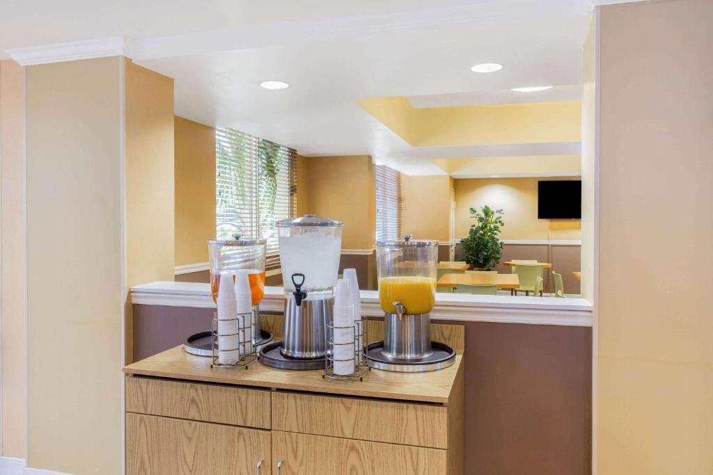 La Quinta by Wyndham Sarasota Downtown photo 4