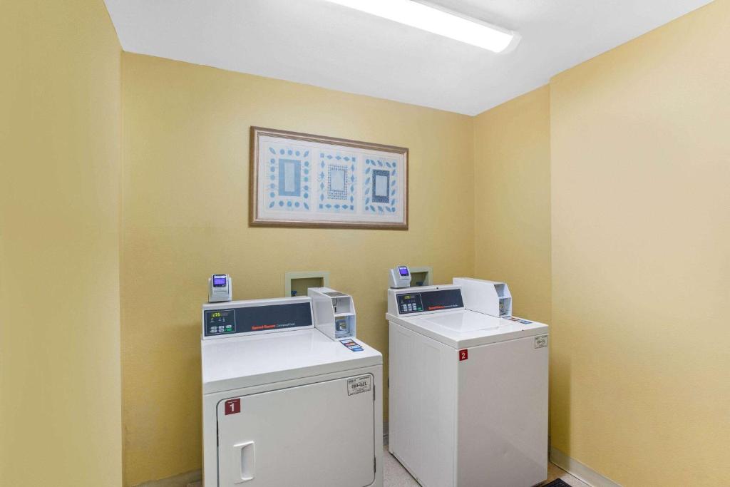 La Quinta by Wyndham Sarasota Downtown photo 2