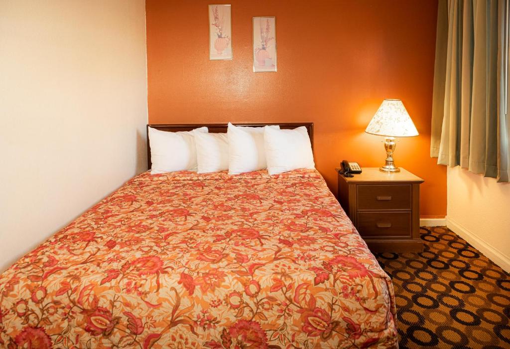 Granada Inn image