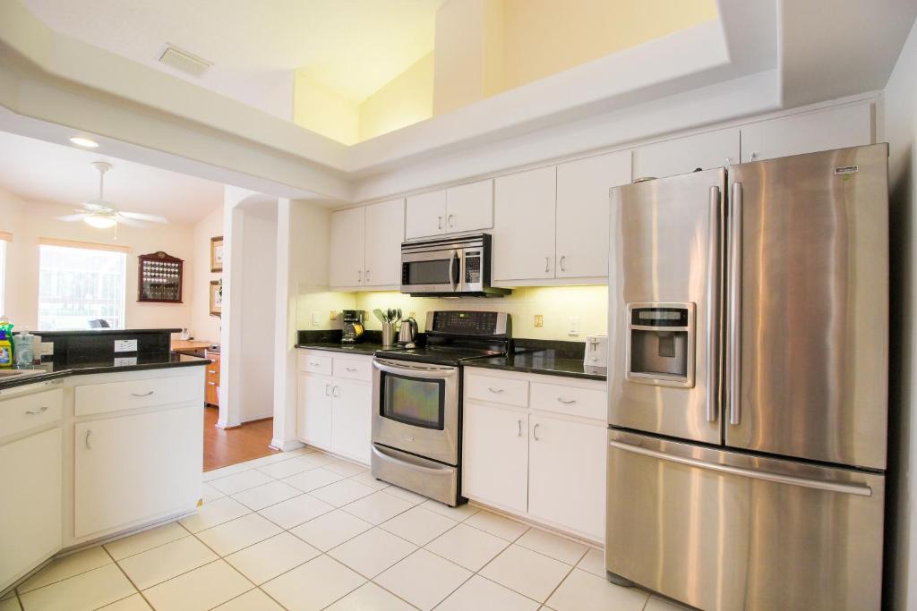 Spacious modern pool home, Family & Golf trips - 4727 home photo 4
