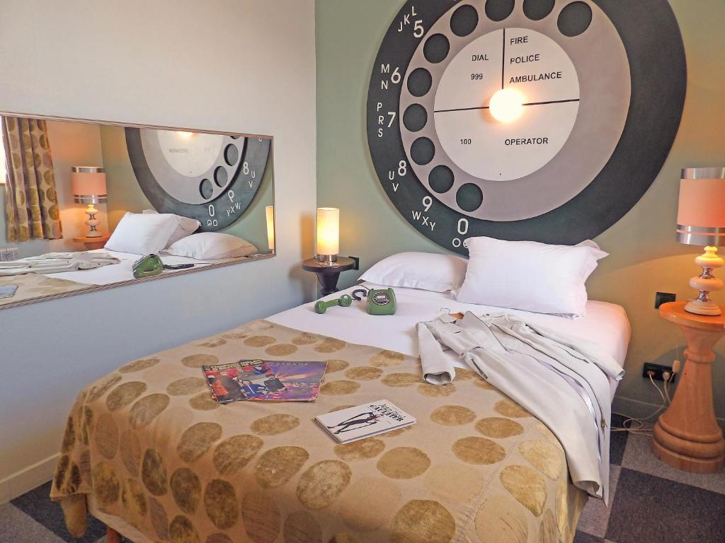 Двухместный (Comfort Emma Peel Double Room), Detective Hotel