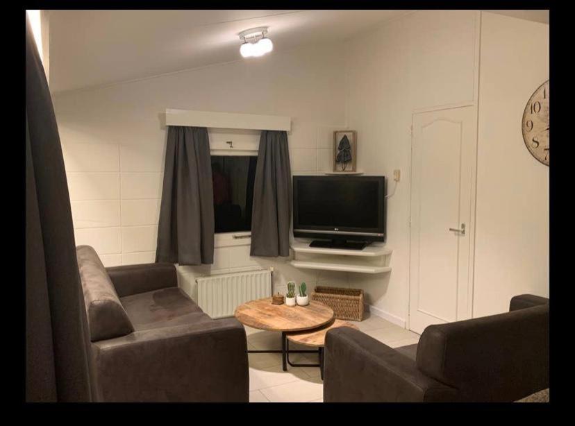 Bungalow 72 photo 2