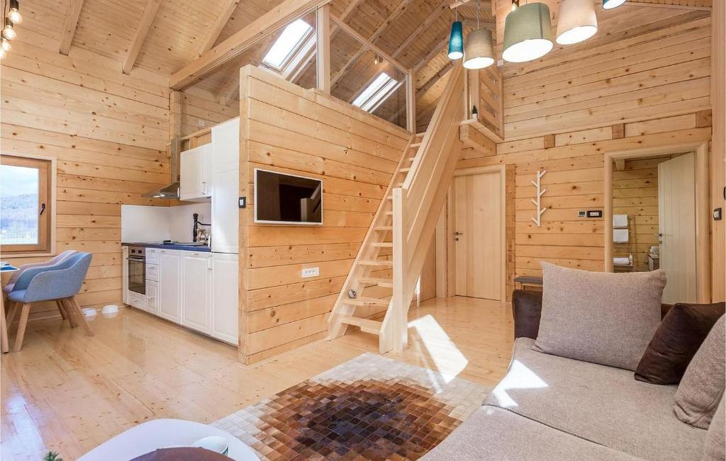 V's place - wooden house with heated pool and outdoor sauna