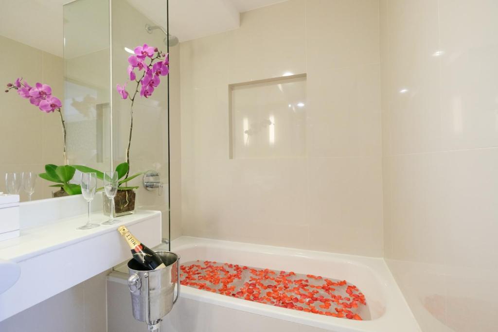 Одноместный (Executive Suite Single - Leisure Stay), Quest Hotel & Conference Center - Cebu