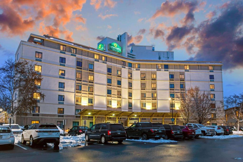 La Quinta by Wyndham Boston Somerville photo 2