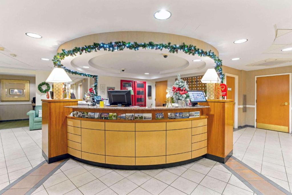 La Quinta by Wyndham Boston Somerville photo 3