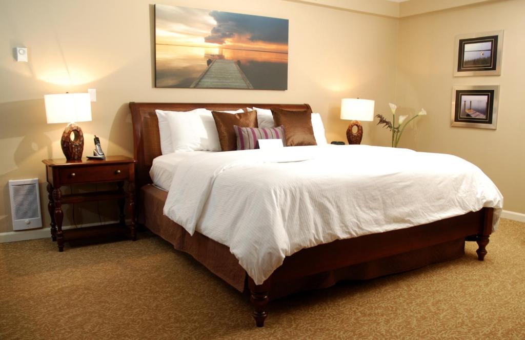 Rosellen Suites at Stanley Park photo 1