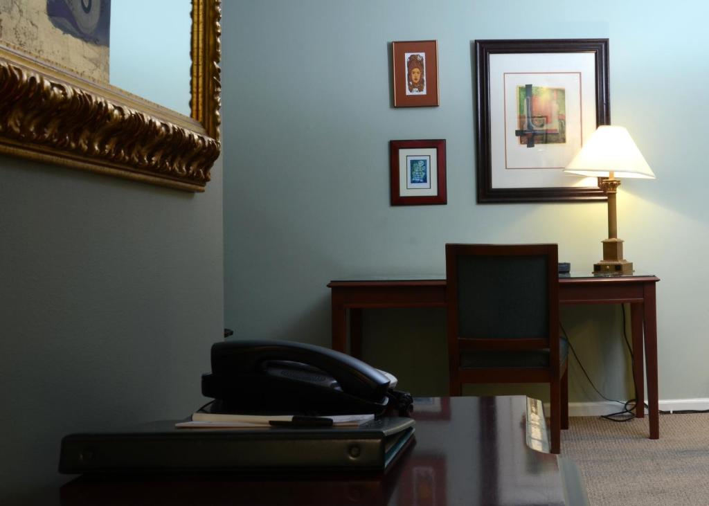 Rosellen Suites at Stanley Park photo 4