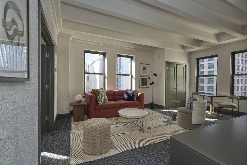 Сьюит (Люкс «Гранд» с 2 спальнями), Gale Chicago