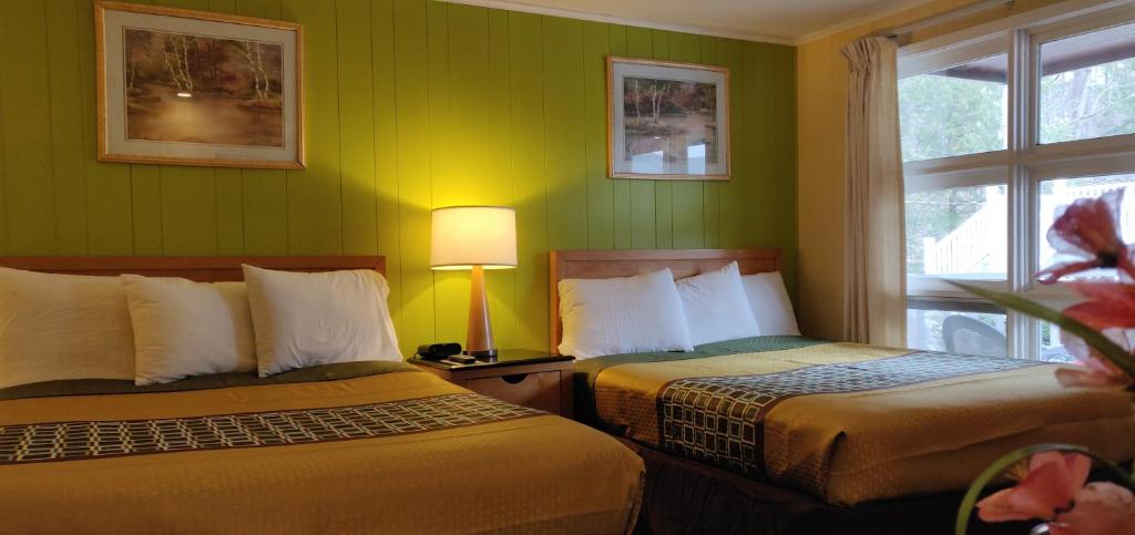 Pinebrook Motel image