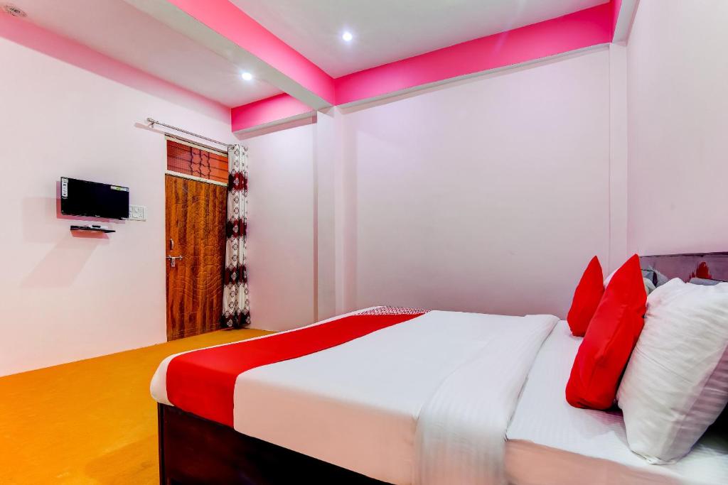 Трехместный (Классический трехместный номер), OYO 30569 Hotel Anjali