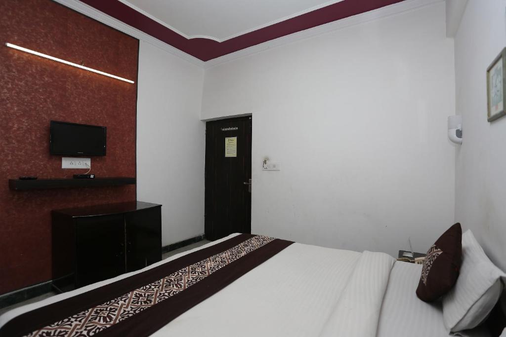 Двухместный (Стандартный двухместный номер с 1 кроватью), OYO 11539 Hotel Priya