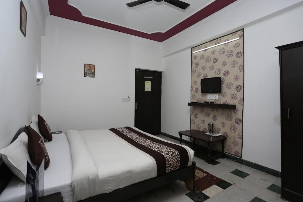 Двухместный (Стандартный двухместный номер с 1 кроватью), OYO 11539 Hotel Priya