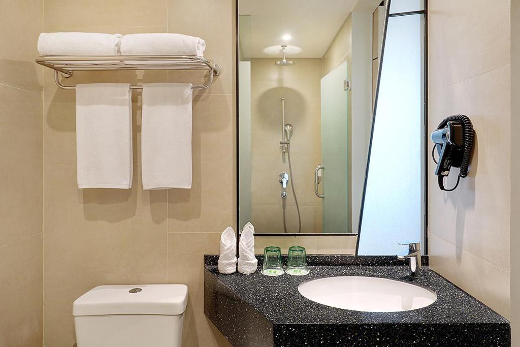 Двухместный (Улучшенный номер с кроватью размера «queen-size»), ibis Styles Jakarta Simatupang