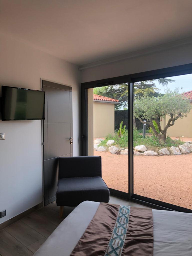 Logis Hotels - Hotel Restaurant l Enclos photo 3