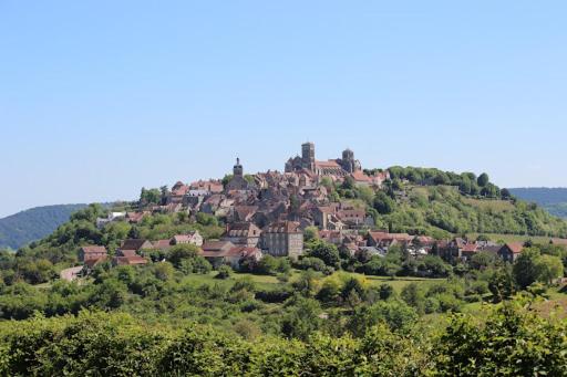 La Cle des Champs - Tap to explore photos
