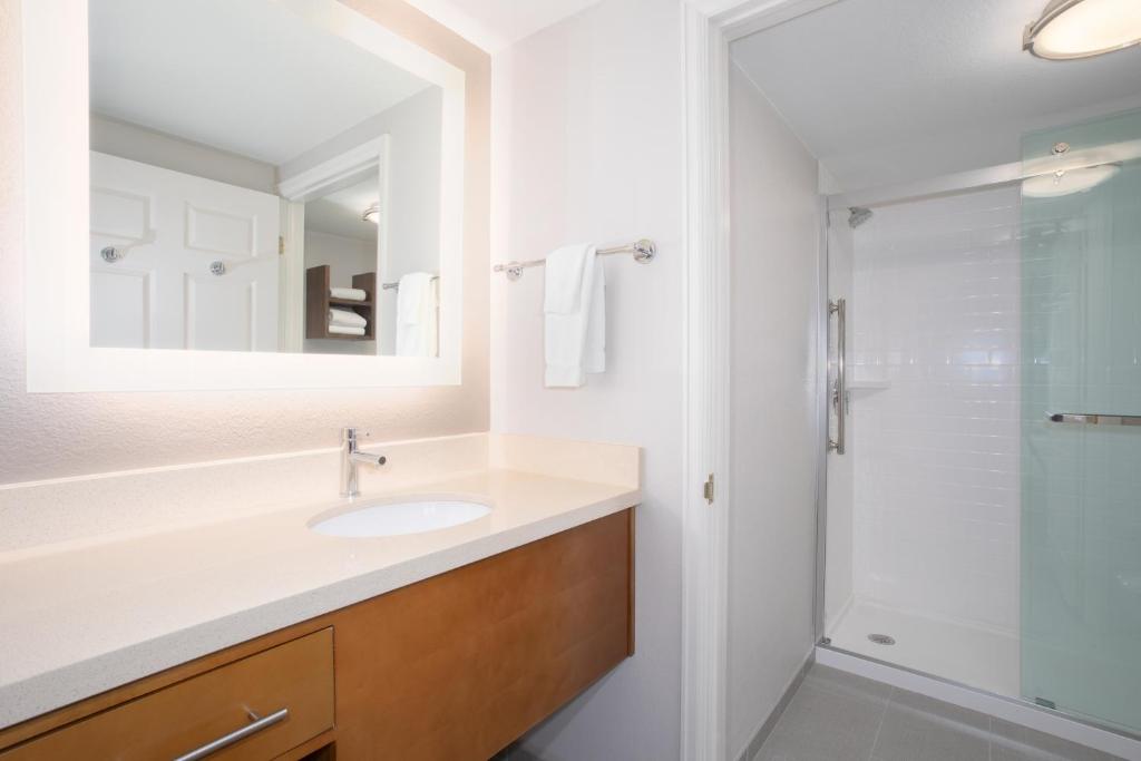 Staybridge Suites Denver International Airport, an IHG Hotel photo 2
