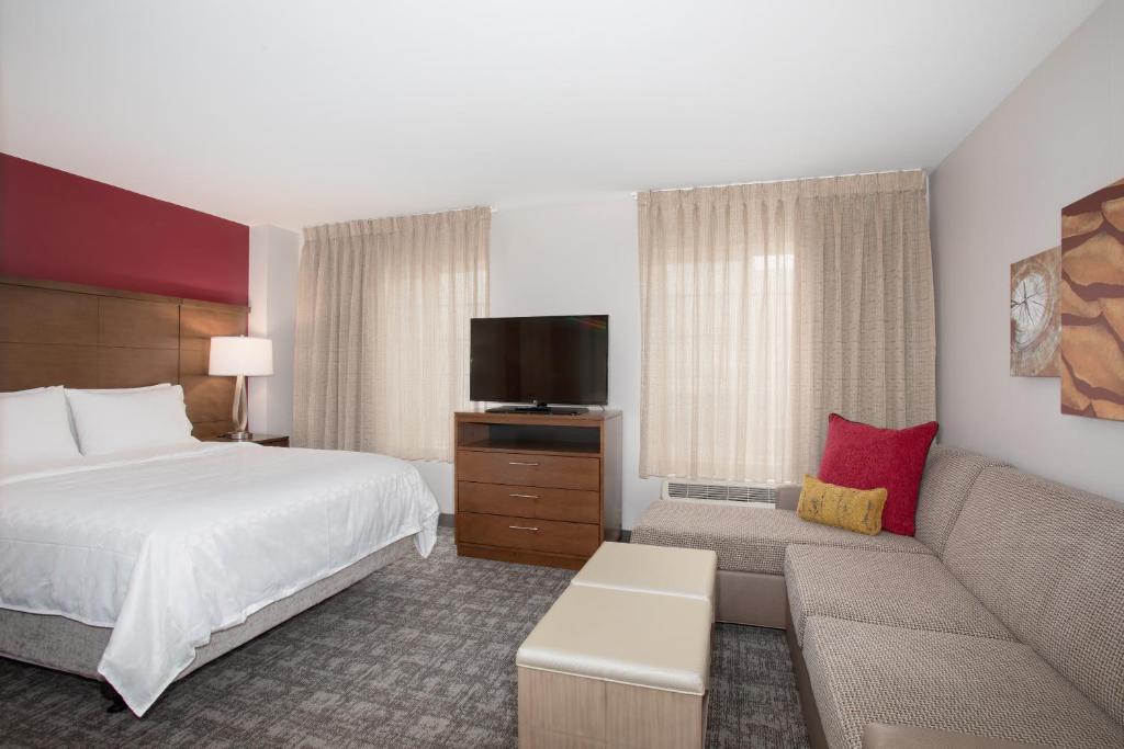 Staybridge Suites Denver International Airport, an IHG Hotel photo 1