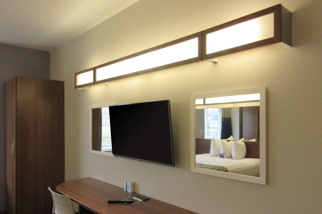 Quality Inn & Suites photo 3